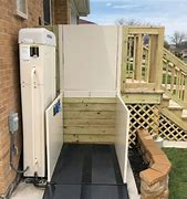 Outdoor vertical platform lift for home entry