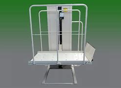 Residential wheelchair lift for porch and patio